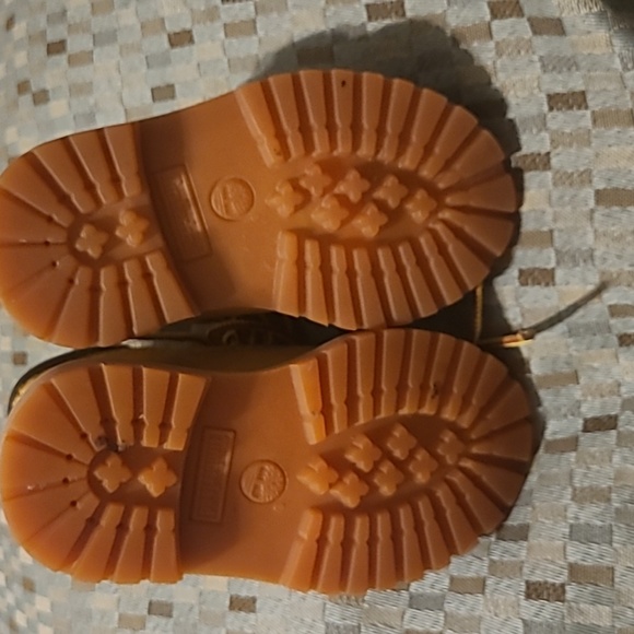 5c Wheat Timberland Boots - Picture 3 of 3